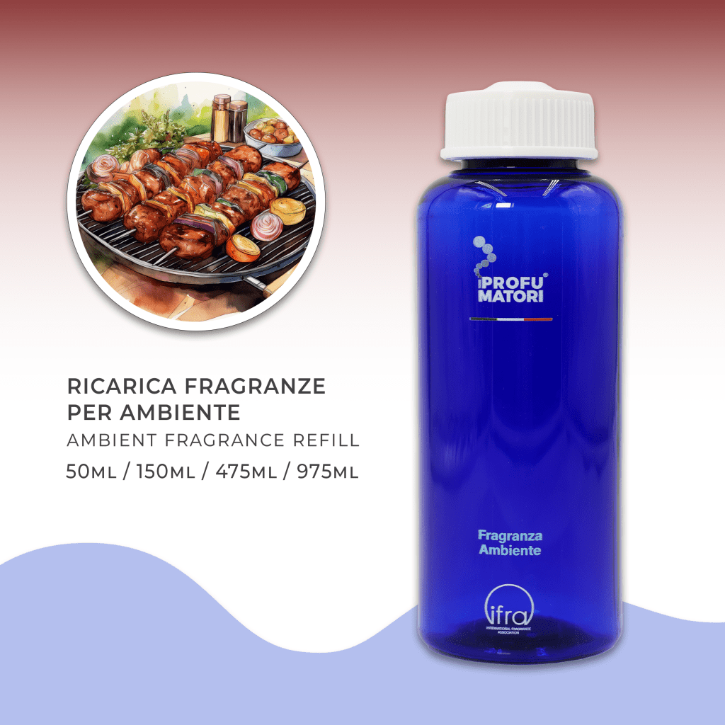 Flacone blu di ricarica per fragranza ambiente 'Barbecue' de I Profumatori. Sono indicati i formati di ricarica: 50ml, 150ml, 475ml, 975ml. A sinistra, un'illustrazione circolare mostra spiedini di carne e verdure che grigliano su una brace, a richiamare il profumo del barbecue.